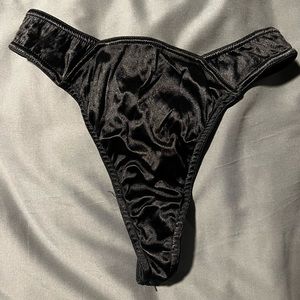 Vintage VS Victoria’s Secret second skin thong 90’s